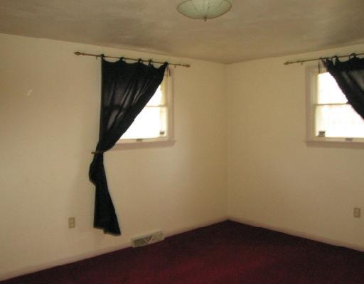 1000 Temple Road Monaca, PA 15061 - Photo 5 of 8 Other. Bedroom