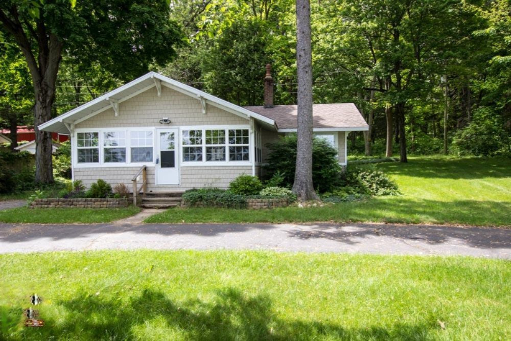 50772 Garret Road Dowagiac, MI 49047 - Photo 1 of 38 IMG_4705