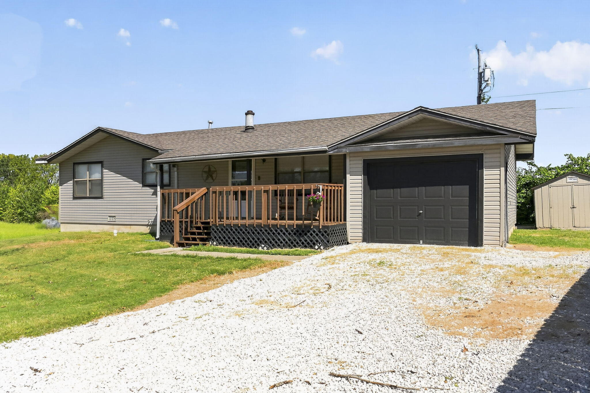 813 Kentucky Road Ozark, MO 65721 - Photo 2 of 28 2-web-or-mls-20260831-20260831-DSC04756_