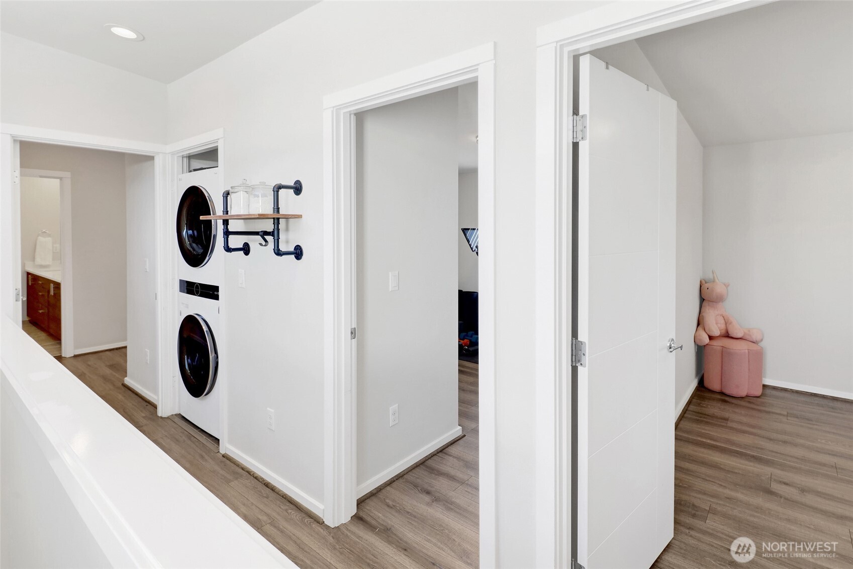 8141 Delridge Way Southwest Seattle, WA 98106 - Photo 18 of 38 Gallery Image 18