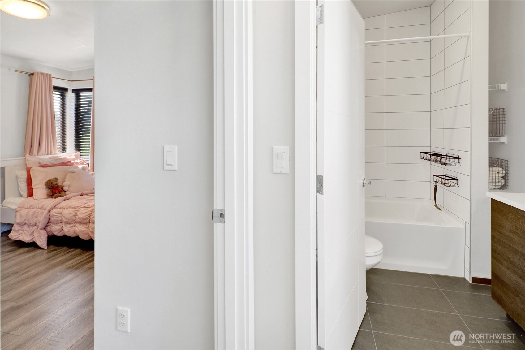 8141 Delridge Way Southwest Seattle, WA 98106 - Photo 23 of 38 Gallery Image 23