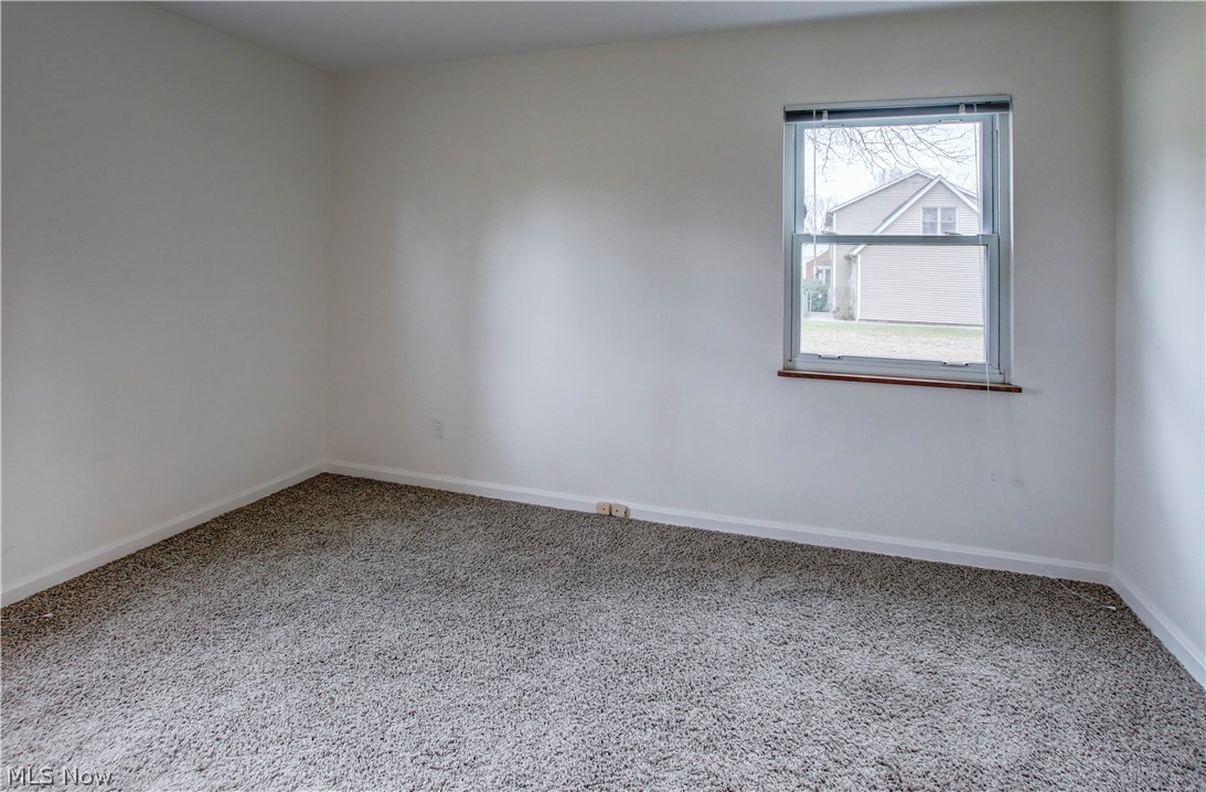4628 Ammon Road Cleveland, OH 44143 - Photo 9 of 26