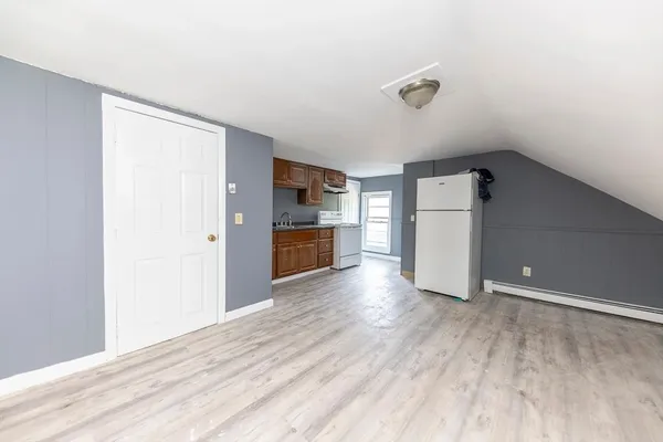 $2,100 | 10 Clinton Street, Unit 5, Taunton, MA 02780