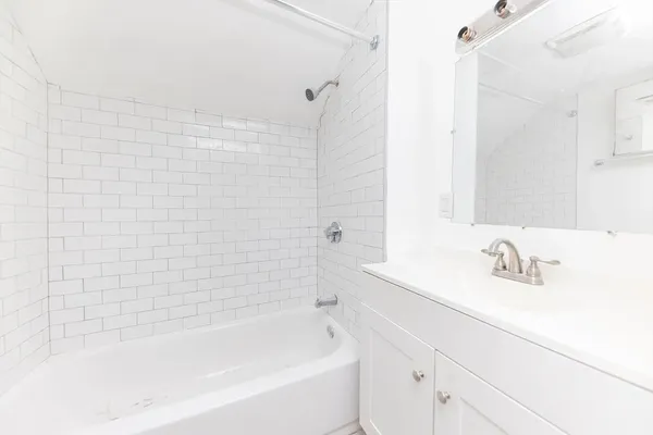 $2,100 | 10 Clinton Street, Unit 5, Taunton, MA 02780