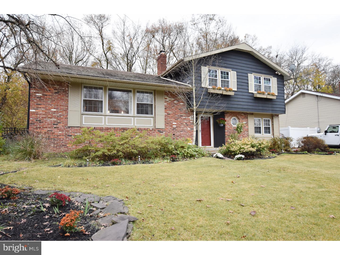 518 Howard Road Cherry Hill, NJ 08034 - Photo 2 of 24