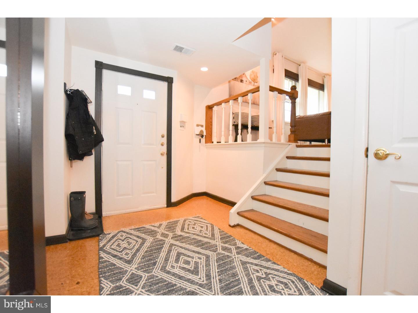 518 Howard Road Cherry Hill, NJ 08034 - Photo 3 of 24 Foyer