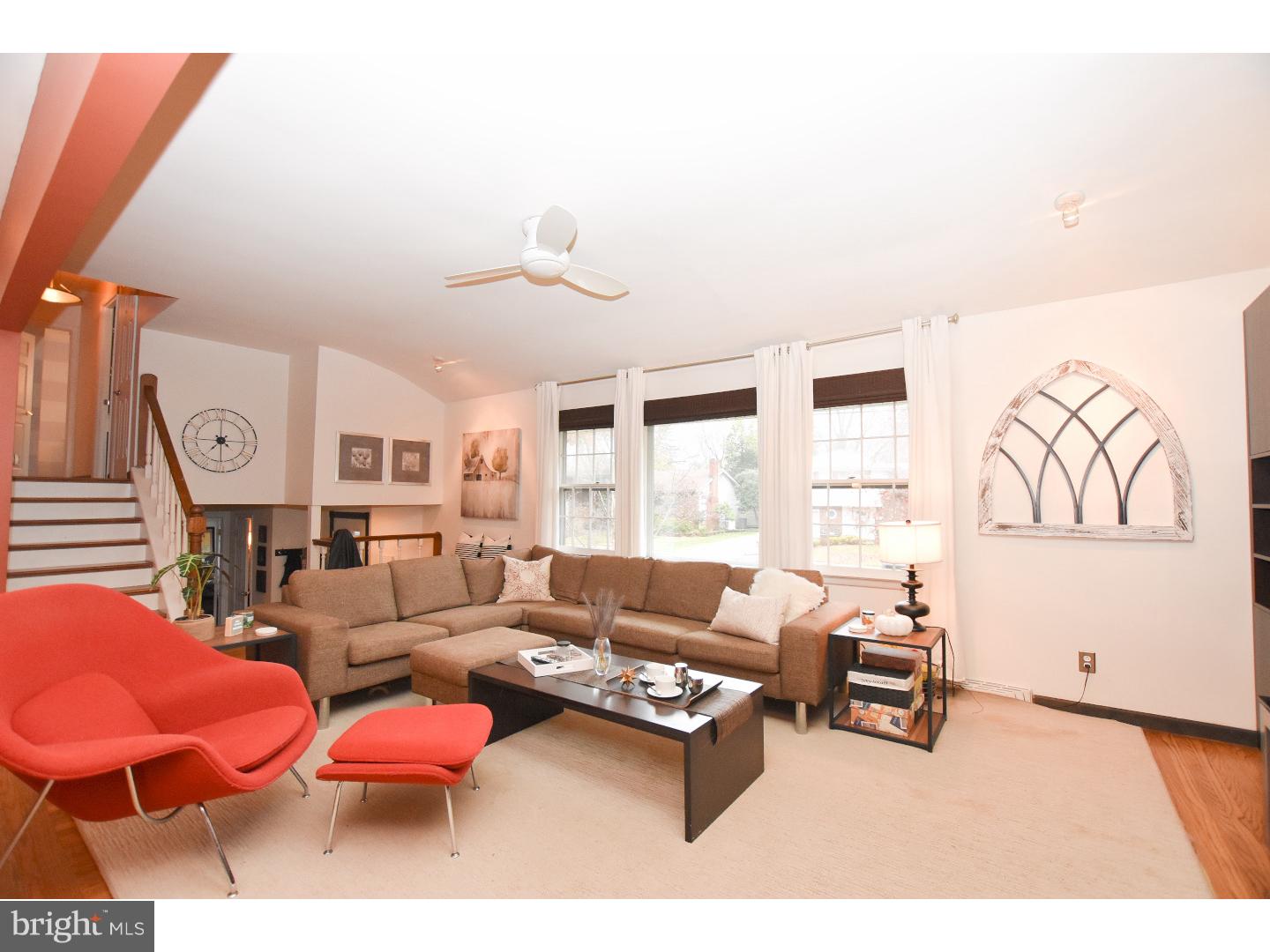 518 Howard Road Cherry Hill, NJ 08034 - Photo 10 of 24 Living Room