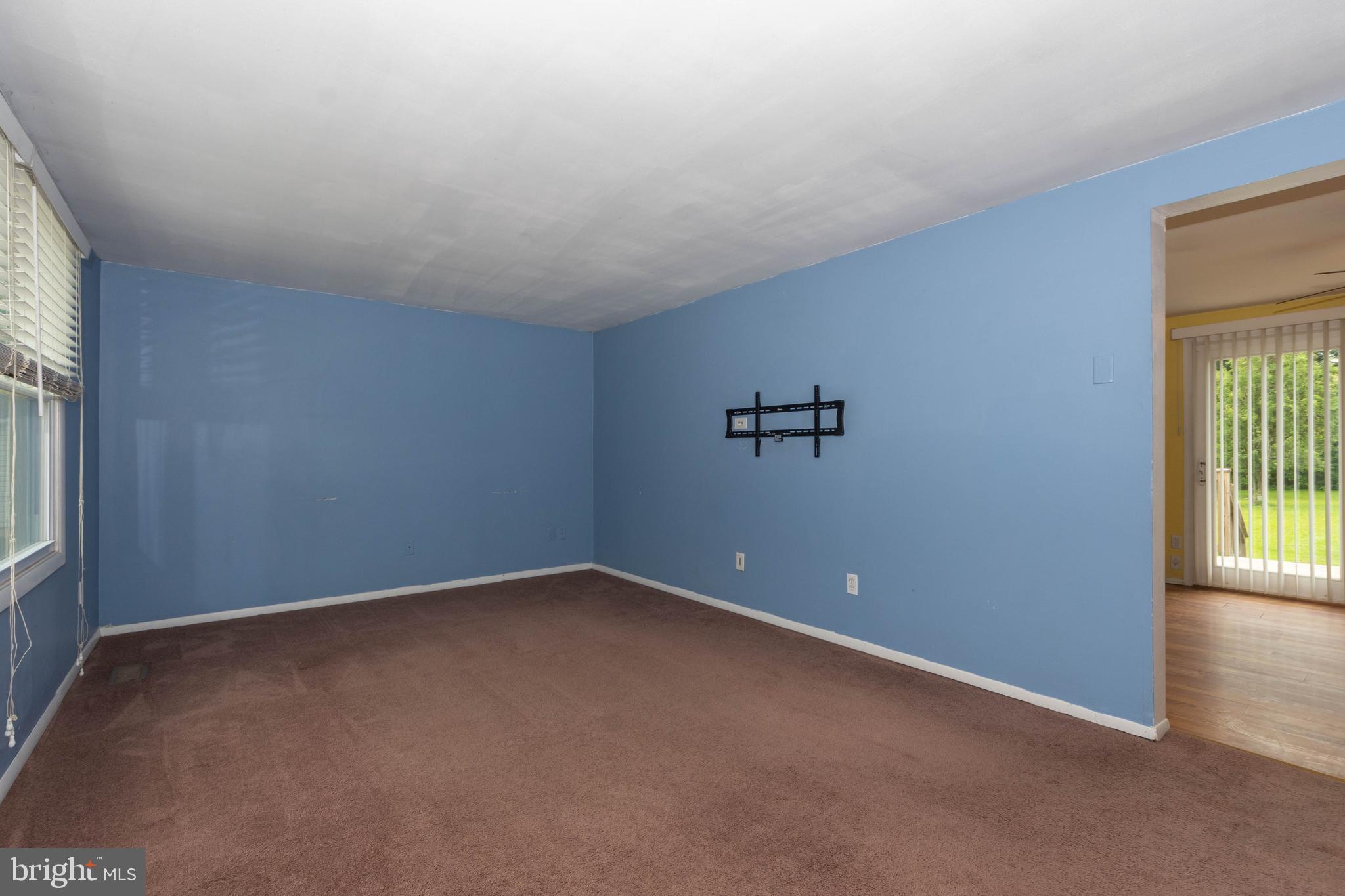 56 Johnstown Road Elkton, MD 21921 - Photo 4 of 25 Living Room
