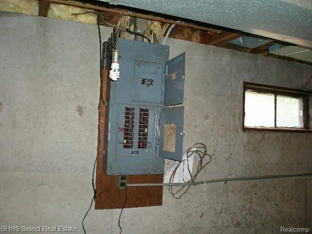 22330 Bell Road New Boston, MI 48164 - Photo 34 of 34 P8210041.jpg