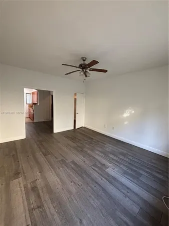 $1,700 | 1522 Meridian Avenue, Unit 6, Miami Beach, FL 33139