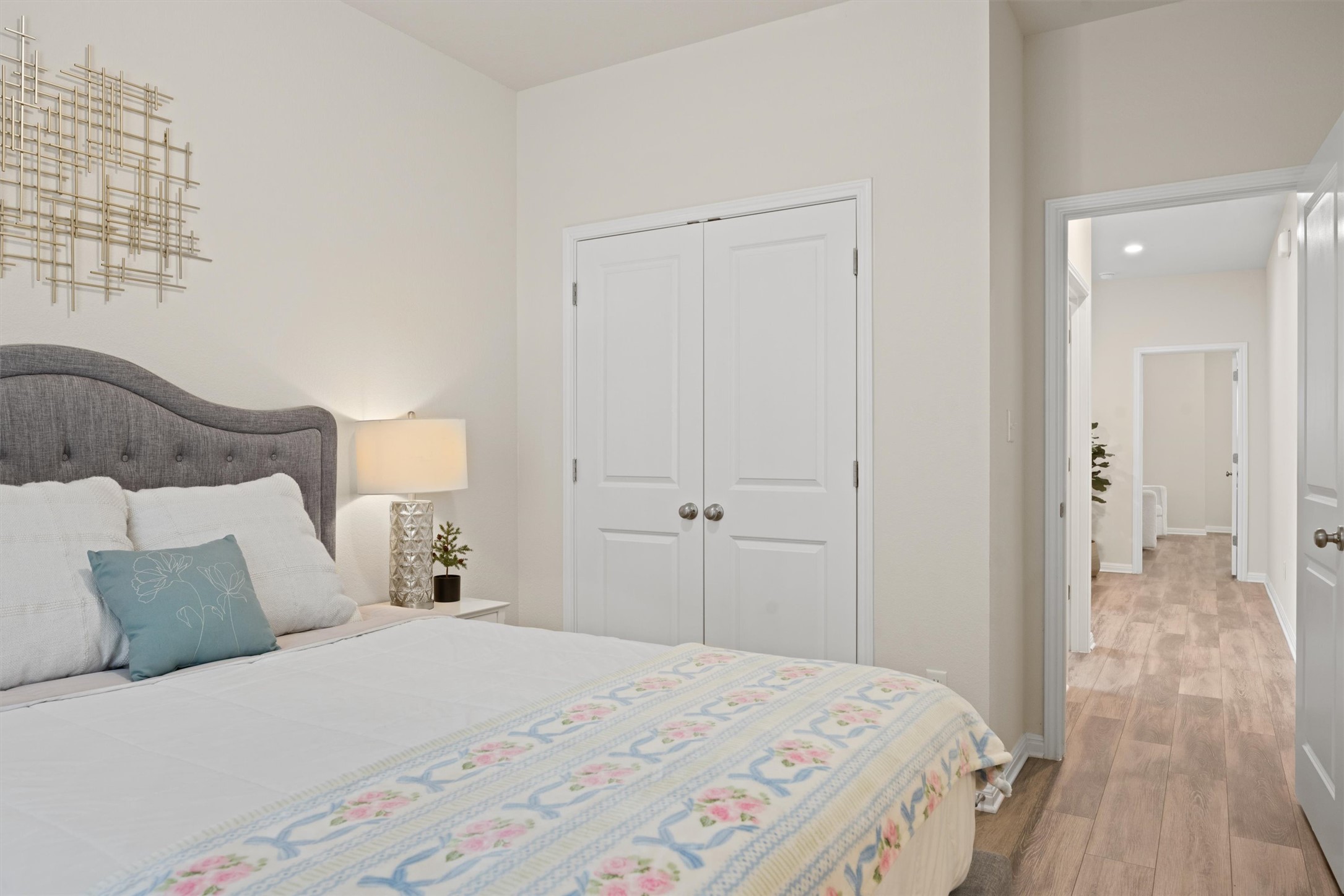 313 Toddy Way Leander, TX 78641 - Photo 27 of 40 a bedroom with a bed and a mirror