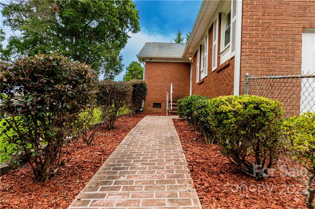 3301 Valley Grove Road Charlotte, NC 28227 - Photo 11 of 32 Gallery Image 11