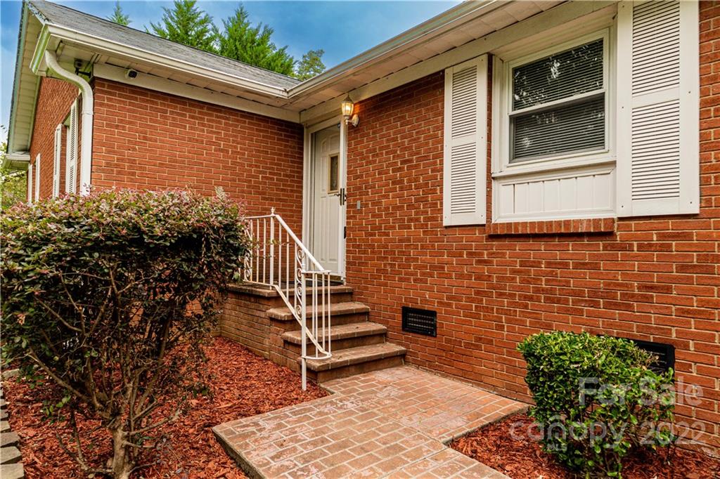 3301 Valley Grove Road Charlotte, NC 28227 - Photo 4 of 32 Gallery Image 4