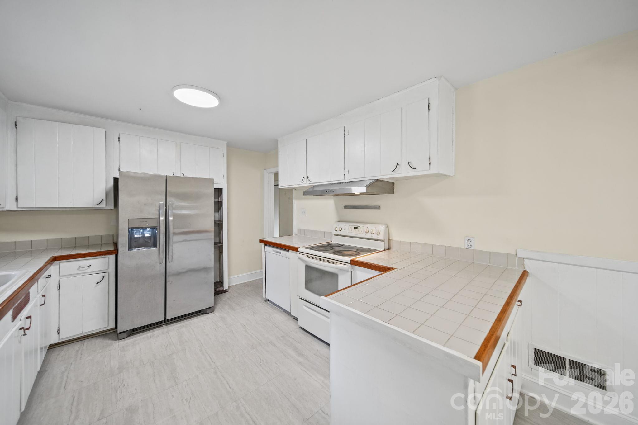 701 Denning Place Charlotte, NC 28227 - Photo 6 of 44 Gallery Image 6