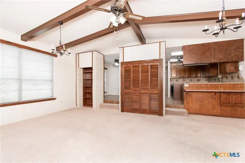a view of a storage & utility room