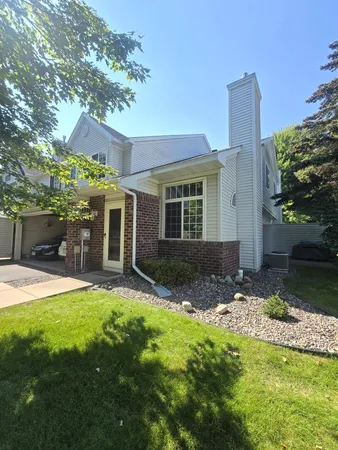 $2,100 | 4205 Merrimac Lane North, Unit 57, Minneapolis, MN 55446