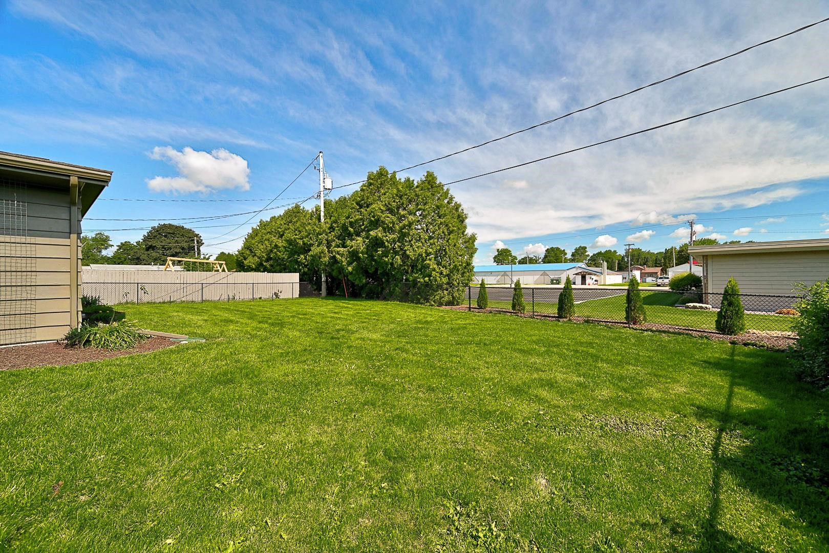 3053 15th Street Monroe, WI 53566 - Photo 35 of 38