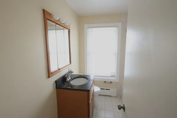 $1,750 | 3151 North Melvina Avenue, Unit 2A, Chicago, IL 60634