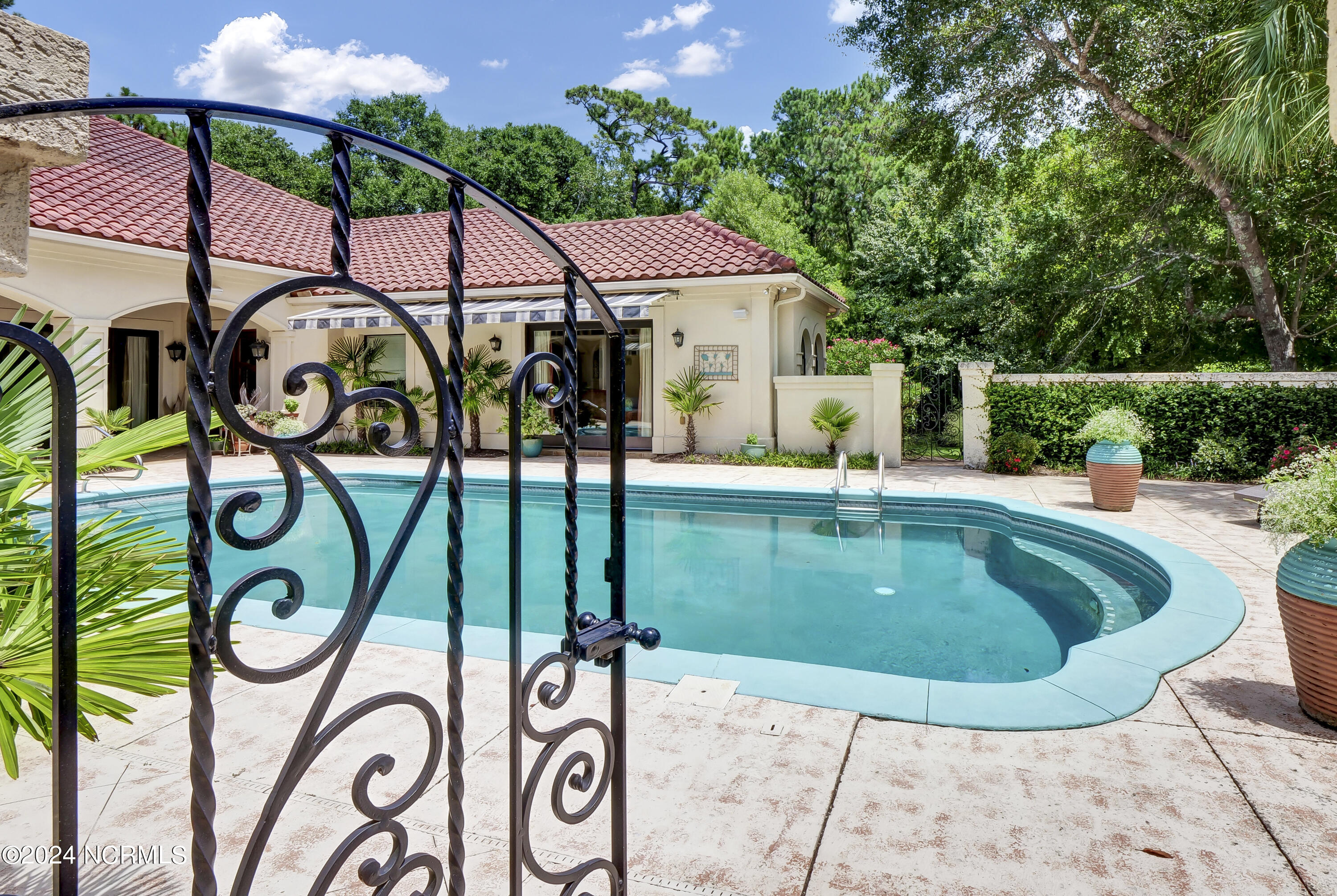 833 Gull Point Road Wilmington, NC 28405 - Photo 7 of 68 Refreshing saltwater pool