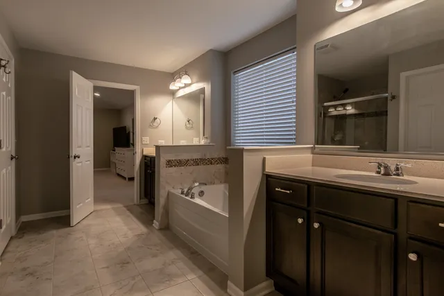 $5,250 | 367 Bloomfield Circle East, Oswego, IL 60543