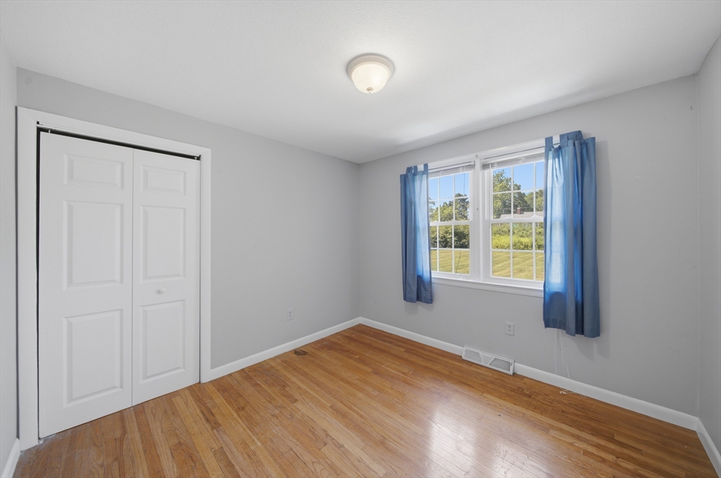 159 Mountainview Road East Longmeadow, MA 01028 - Photo 20 of 37