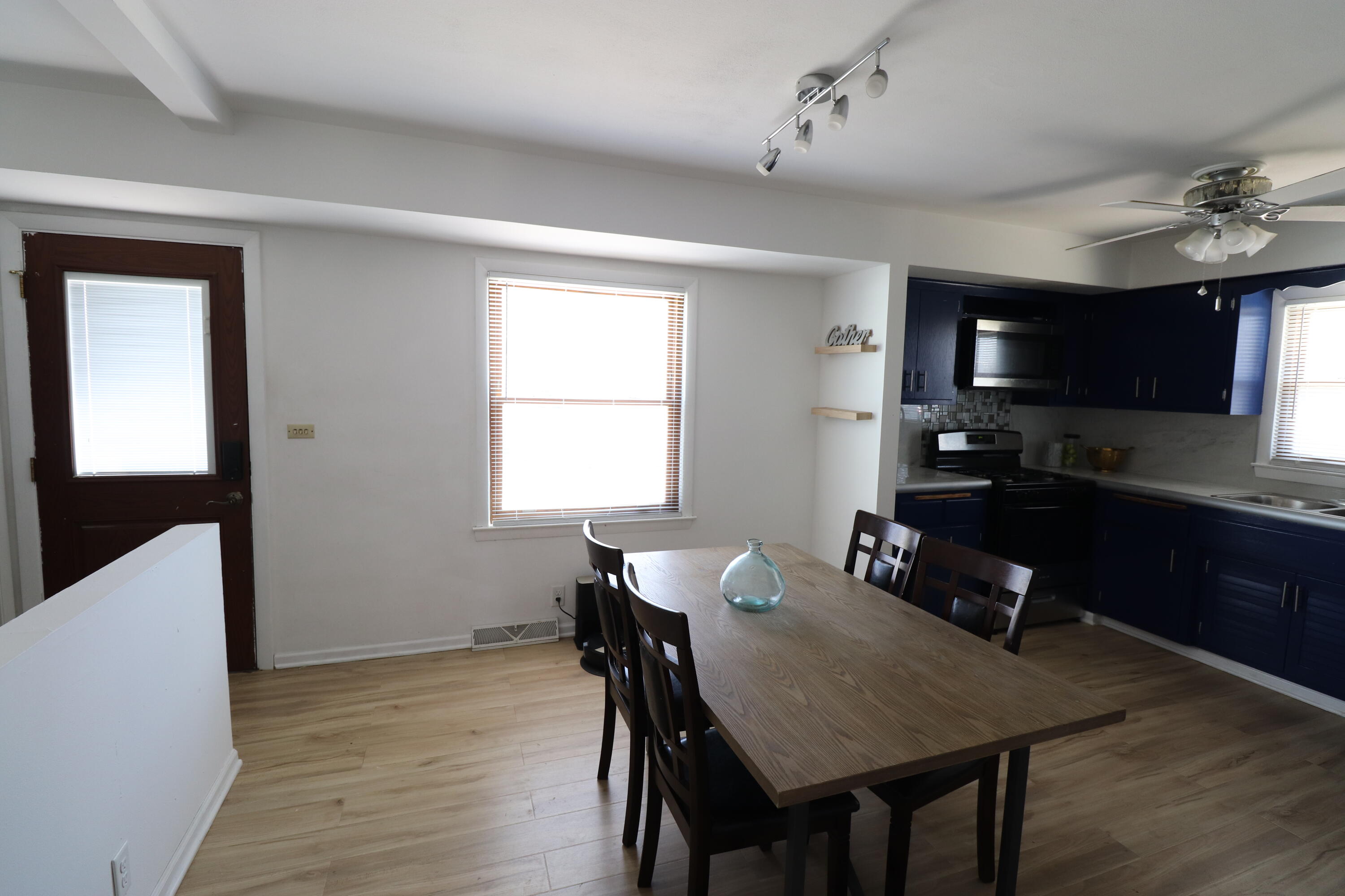 5228 South 9th Street Milwaukee, WI 53221 - Photo 11 of 23 IMG_8632