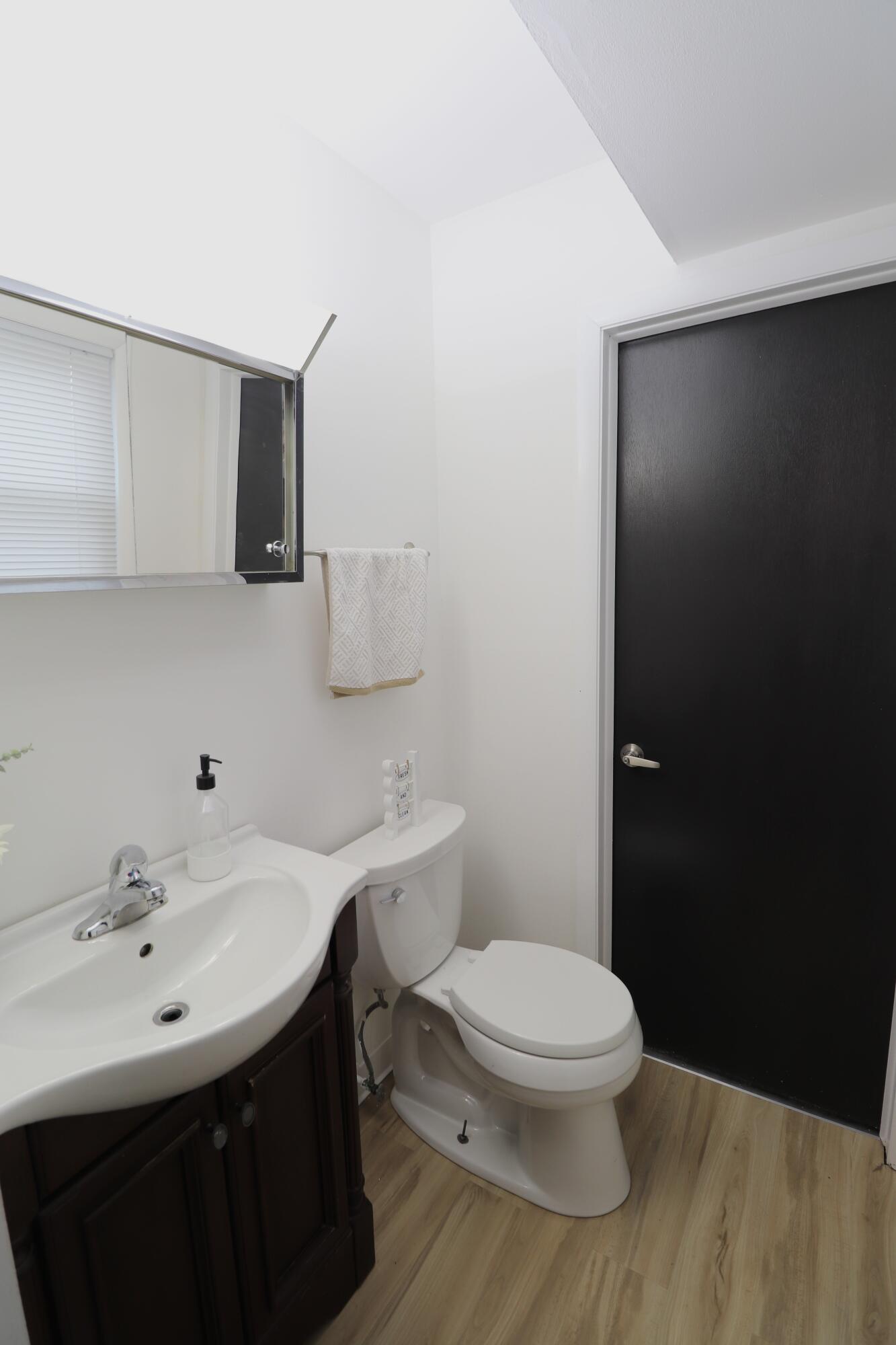 5228 South 9th Street Milwaukee, WI 53221 - Photo 13 of 23 IMG_8395