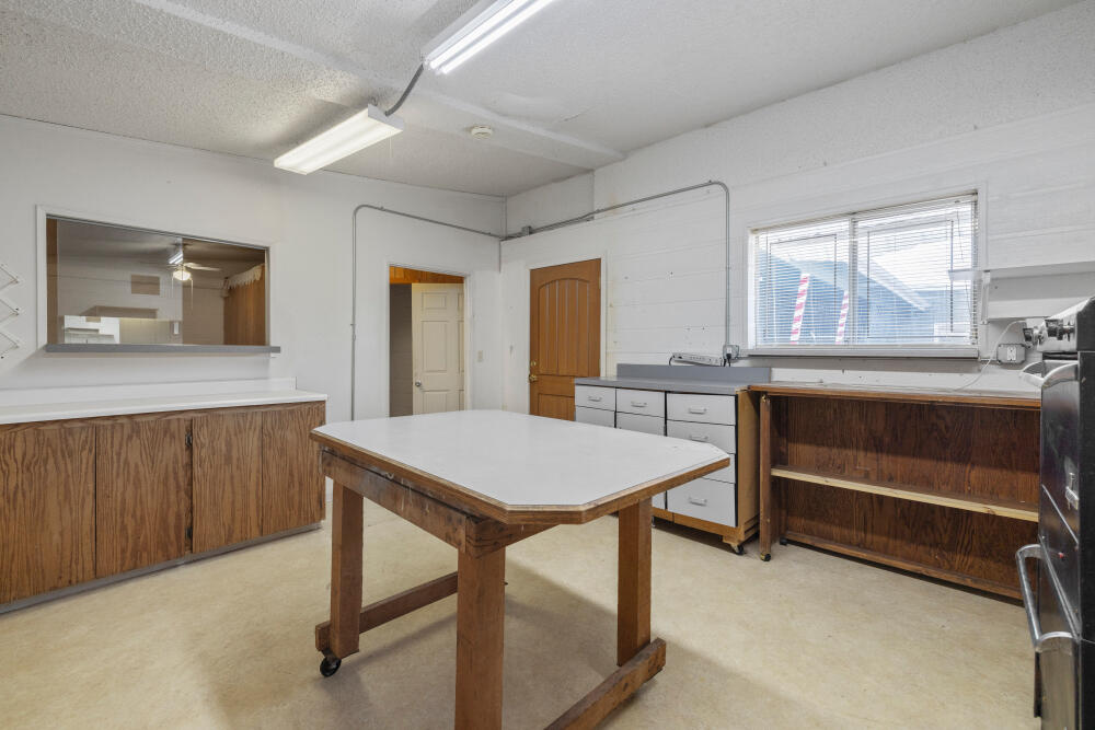 1633 Division Street Klamath Falls, OR 97601 - Photo 52 of 69 1633DivisionSt-36