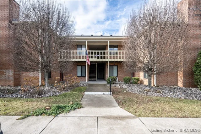 $196,500 | 1710 Williamsburg Drive, Unit 63, Jeffersonville, IN 47130