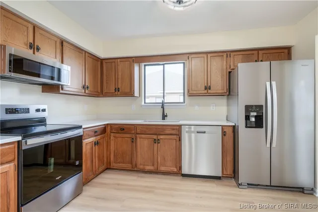 $196,500 | 1710 Williamsburg Drive, Unit 63, Jeffersonville, IN 47130