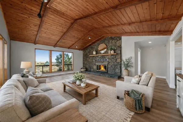 $724,900 | 1112 East Jennings Road, Spangle, WA 99031