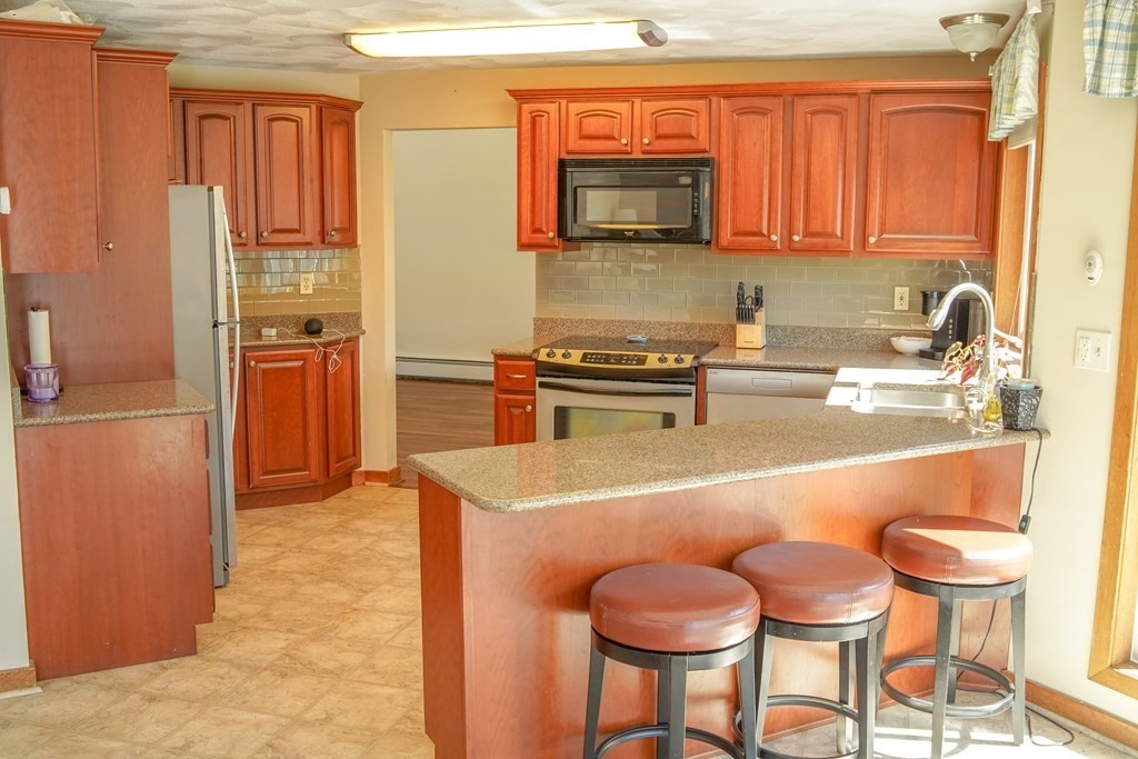 143 Scott Road Oakham, MA 01068 - Photo 8 of 30