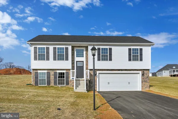 $329,900 | 3640 Fieldstone Drive, Dover, PA 17315