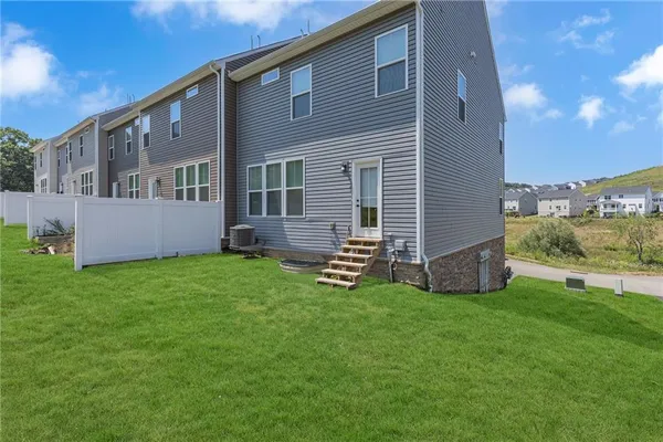 $386,900 | 119 Rivulet Place, Zelienople, PA 16063