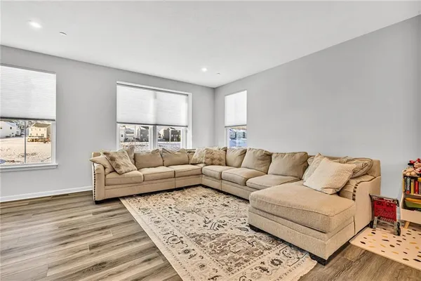 $386,900 | 119 Rivulet Place, Zelienople, PA 16063
