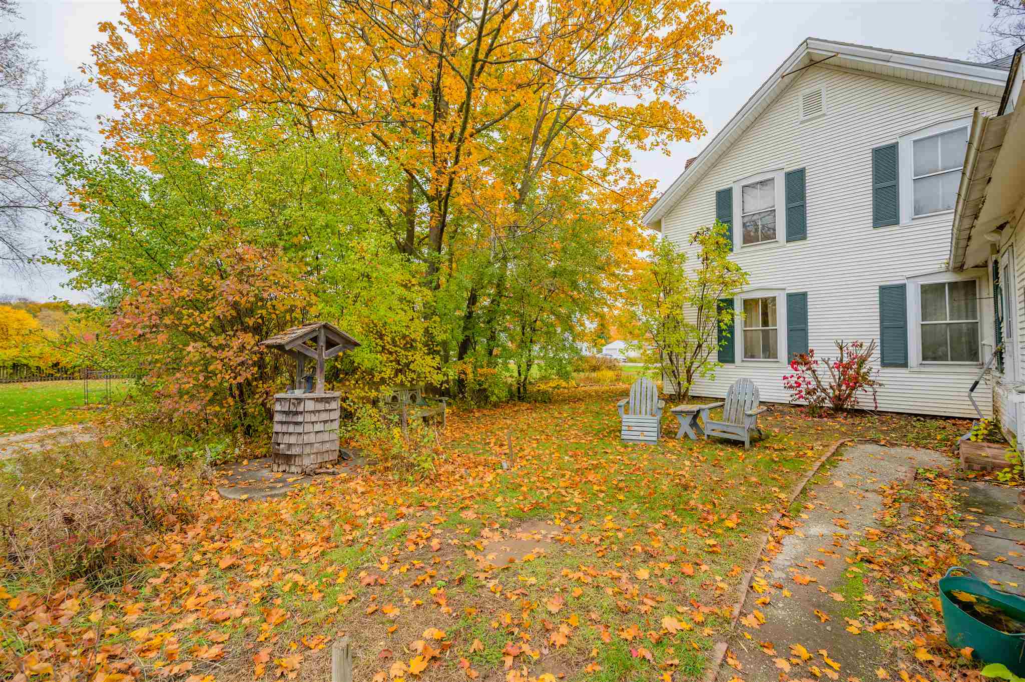 872 Falls Road Shelburne, VT 05482 - Photo 2 of 22 Gallery Image 2