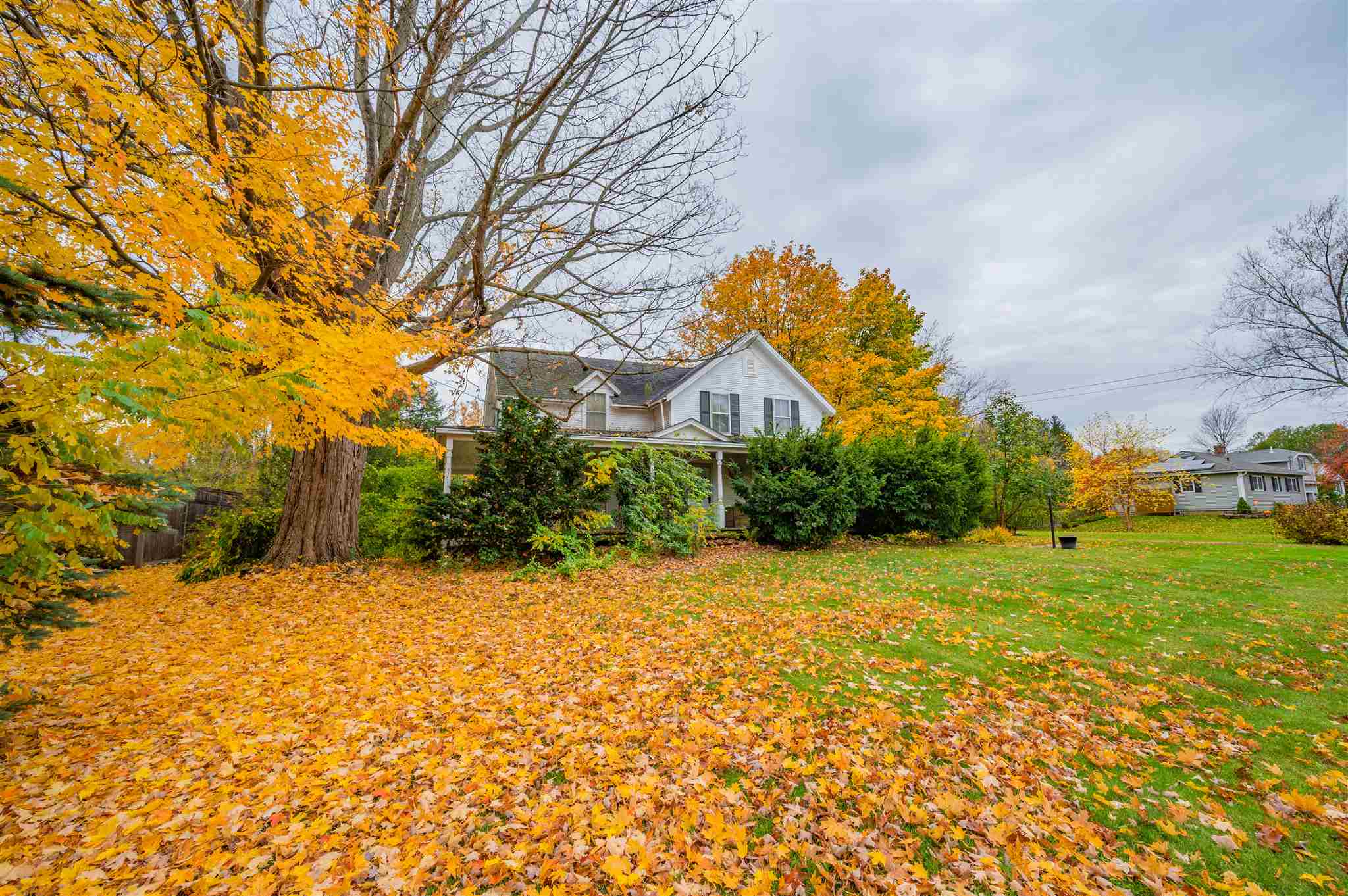 872 Falls Road Shelburne, VT 05482 - Photo 6 of 22 Gallery Image 6