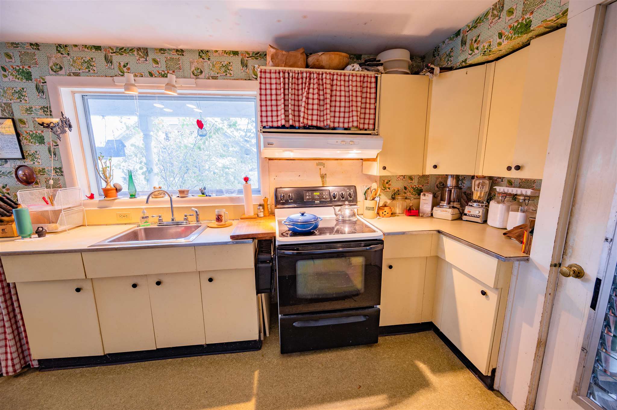 872 Falls Road Shelburne, VT 05482 - Photo 7 of 22 Gallery Image 7