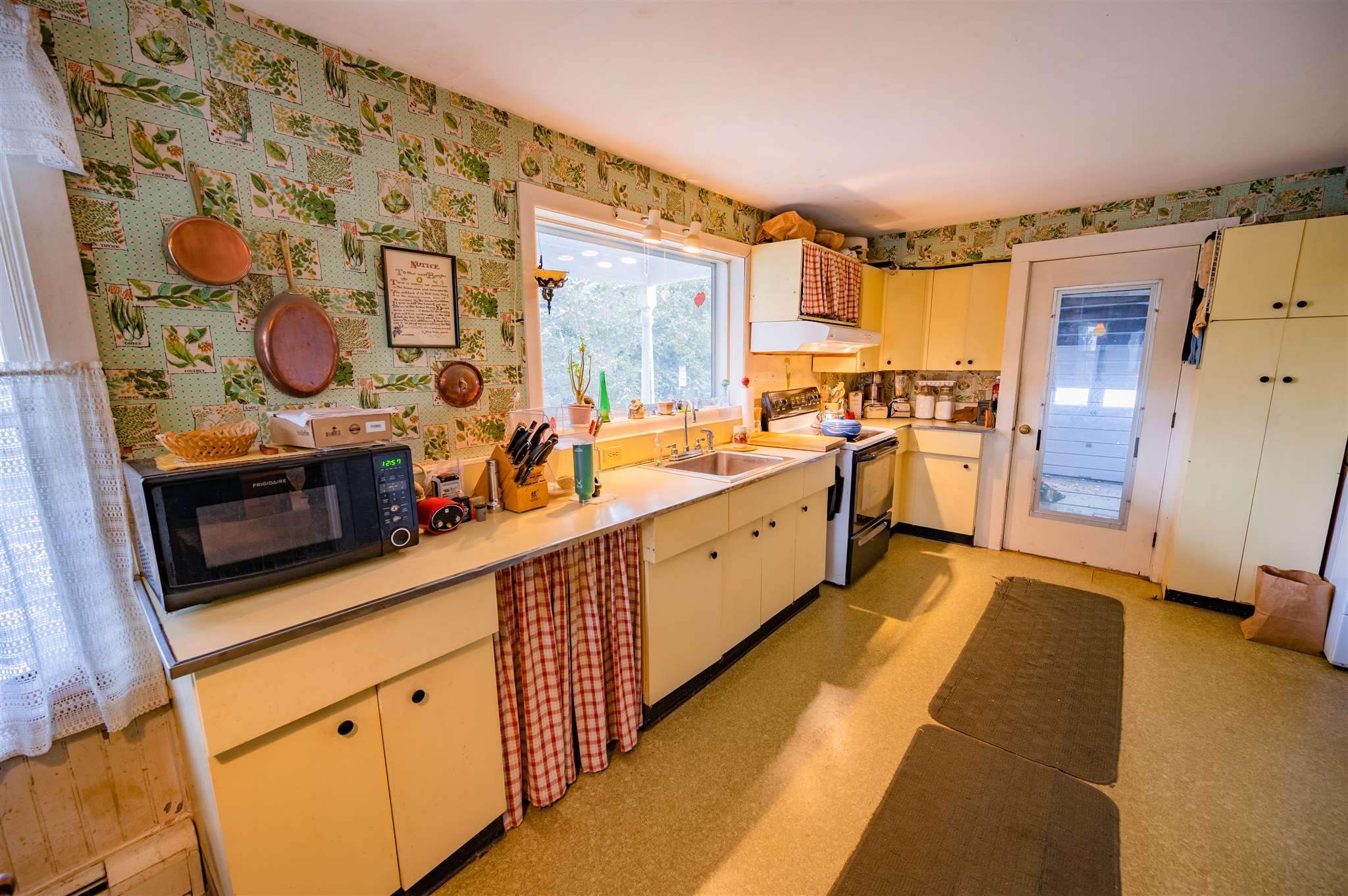 872 Falls Road Shelburne, VT 05482 - Photo 9 of 22 Gallery Image 9