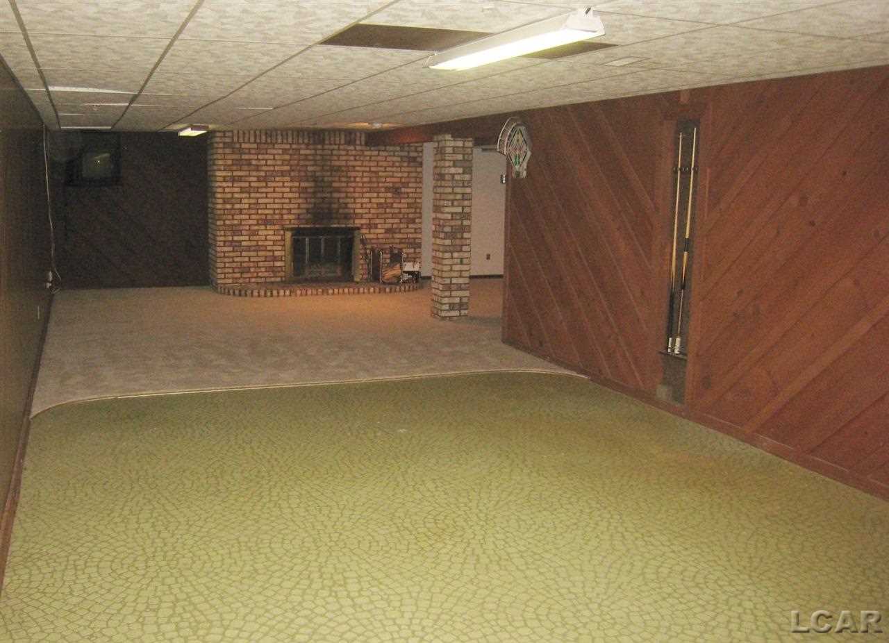 2439 Gady Road Adrian, MI 49221 - Photo 7 of 13 31233344-6.JPG