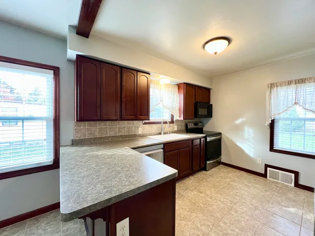 $259,000 | 304 St Rose Avenue, Fredonia, WI 53021