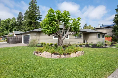 $930,000 | 1201 Sunnyslope Drive, Santa Rosa, CA 95404
