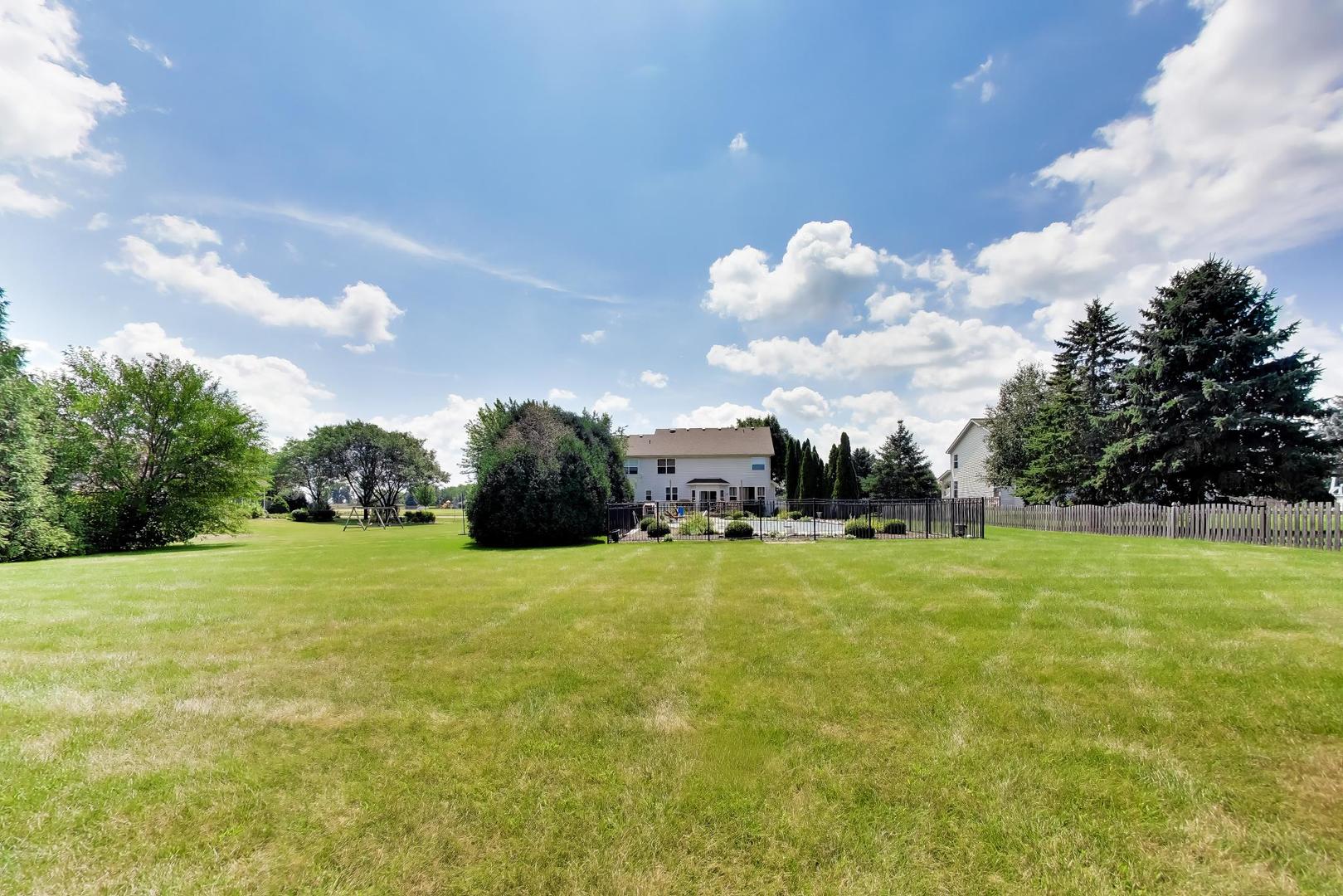 1904 Dakota Ridge Johnsburg, IL 60051 - Photo 37 of 41 Gallery Image 37