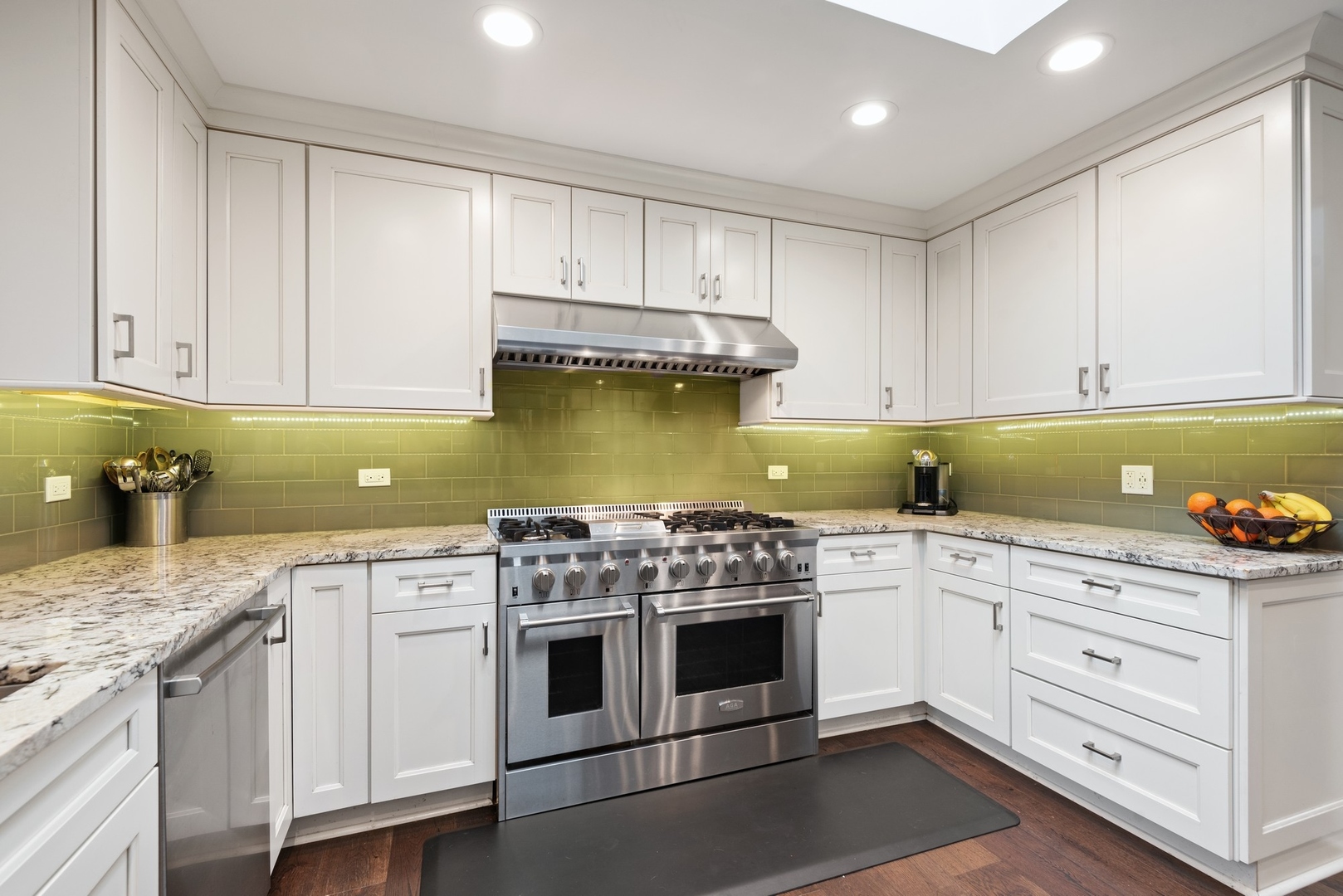 470 Voltz Road Northbrook, IL 60062 - Photo 19 of 58 a kitchen with granite countertop a stove sink and cabinets