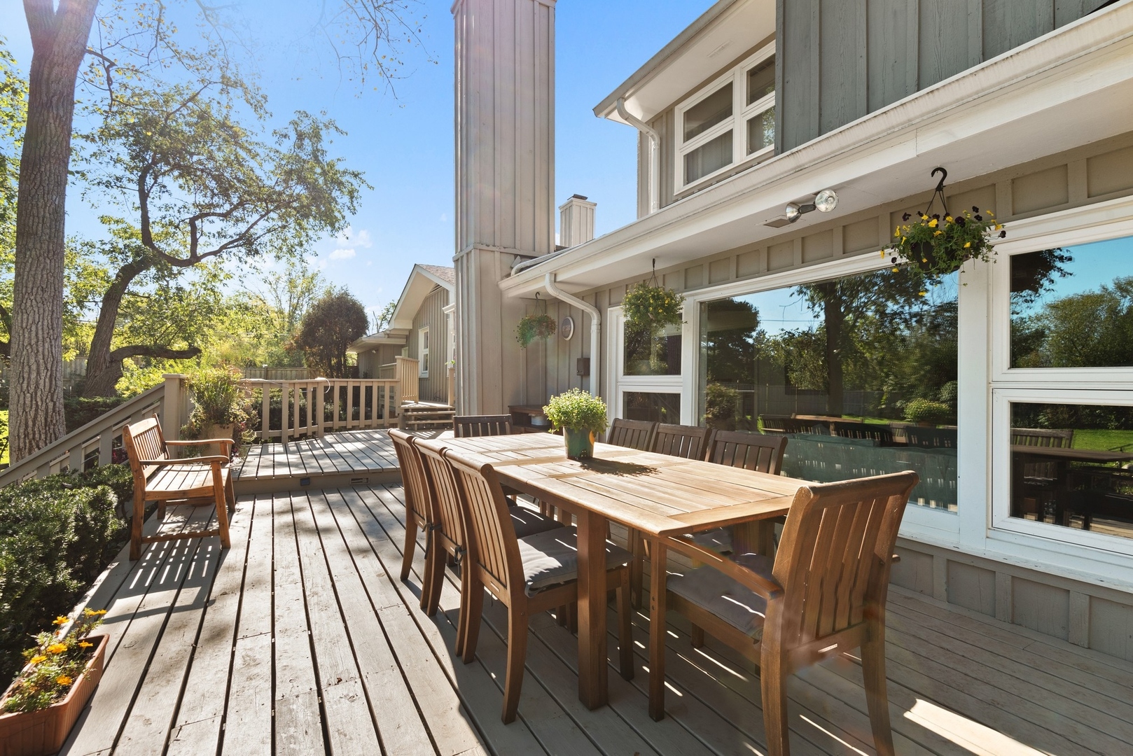470 Voltz Road Northbrook, IL 60062 - Photo 46 of 58 a view of a patio with table and chairs