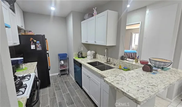 $289,900 | 17900 Sherman Way, Unit 226, Reseda, CA 91335