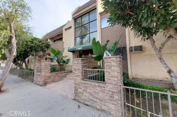 $289,900 | 17900 Sherman Way, Unit 226, Reseda, CA 91335