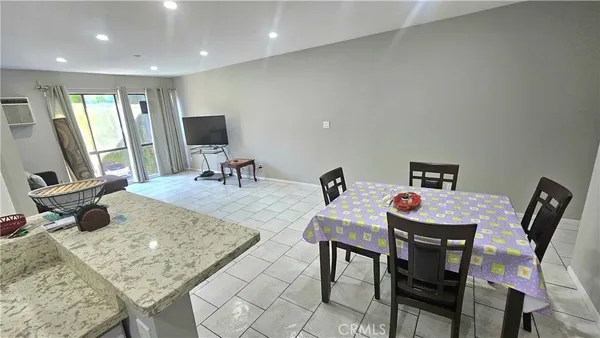 $289,900 | 17900 Sherman Way, Unit 226, Reseda, CA 91335