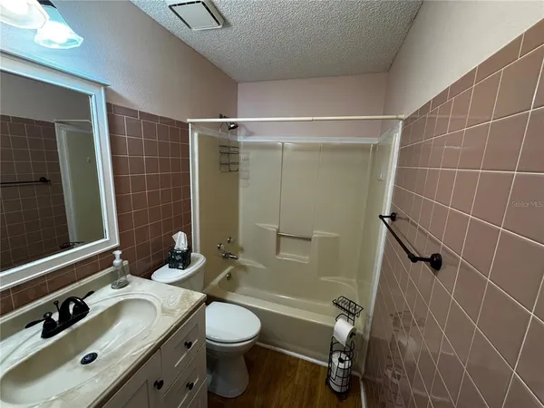 $1,500 | 1218 Pompano Lane, Lady Lake, FL 32159