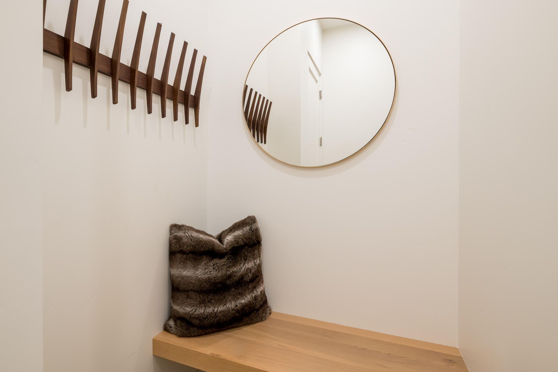 120 8th Street West, Unit 101 Ketchum, ID 83340 - Photo 26 of 30 Entry Bench